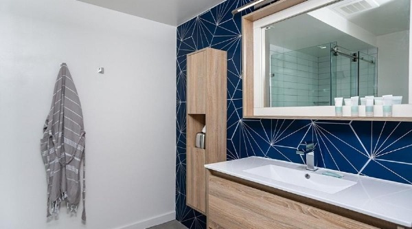 Heat Hotel image 15