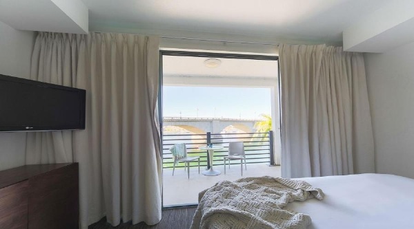 Heat Hotel image 18