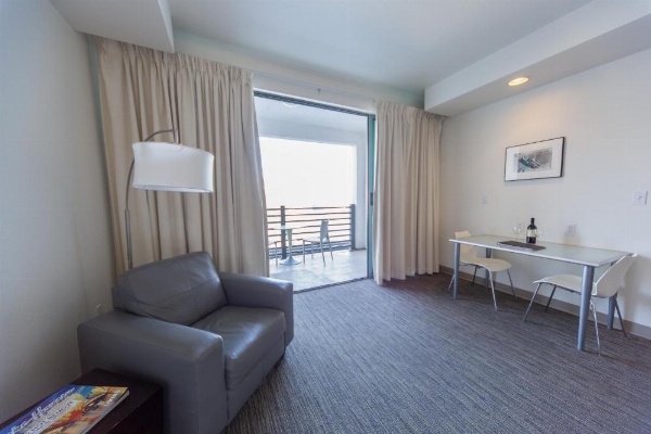 Heat Hotel image 27