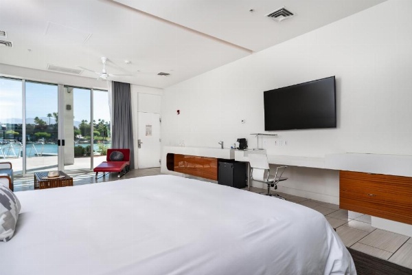 Heat Hotel image 6