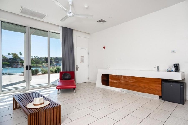 Heat Hotel image 8
