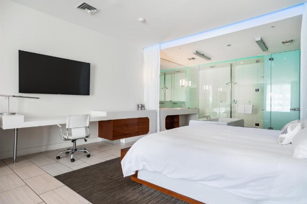 Heat Hotel image 9